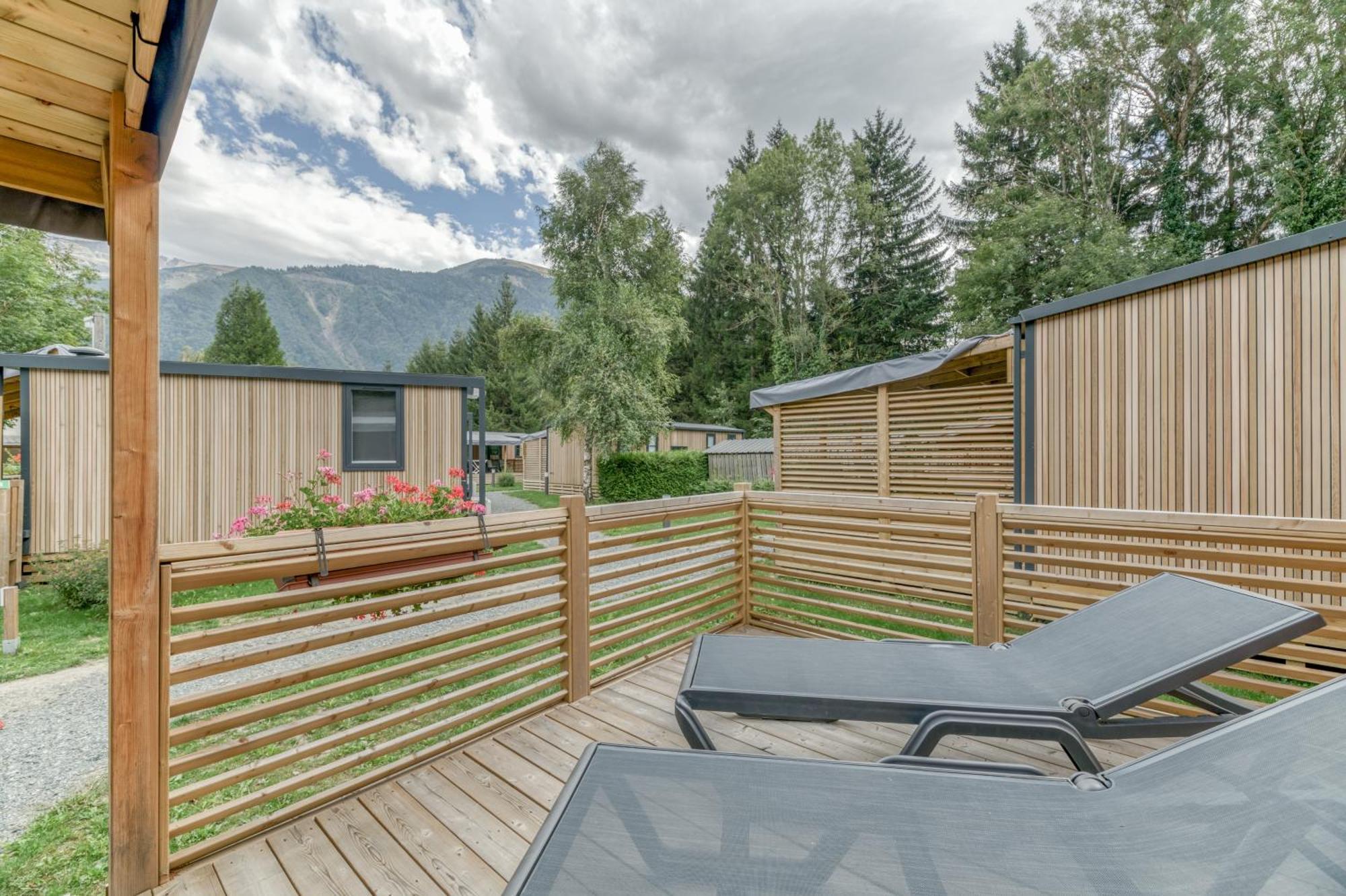 Camping Rcn Belledonne Le Bourg-dʼOisans Exterior foto